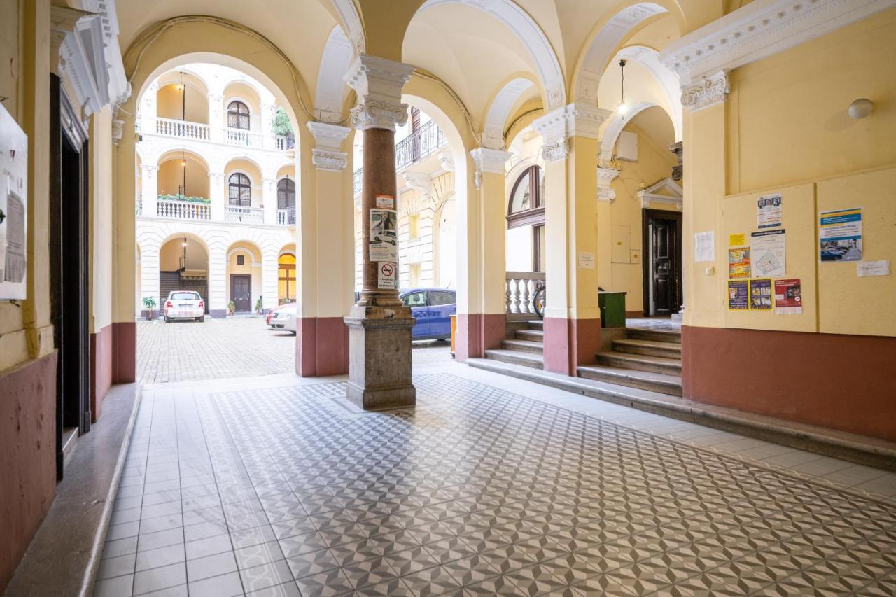 Apartments Next To The Synagogue Budapest Bagian luar foto